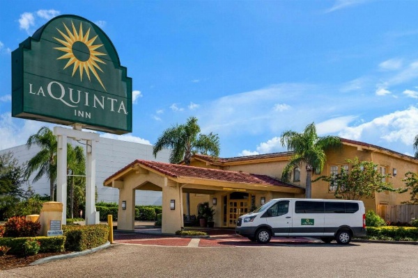 La Quinta Inn & Suites by Wyndham Tampa Bay Airport image 27